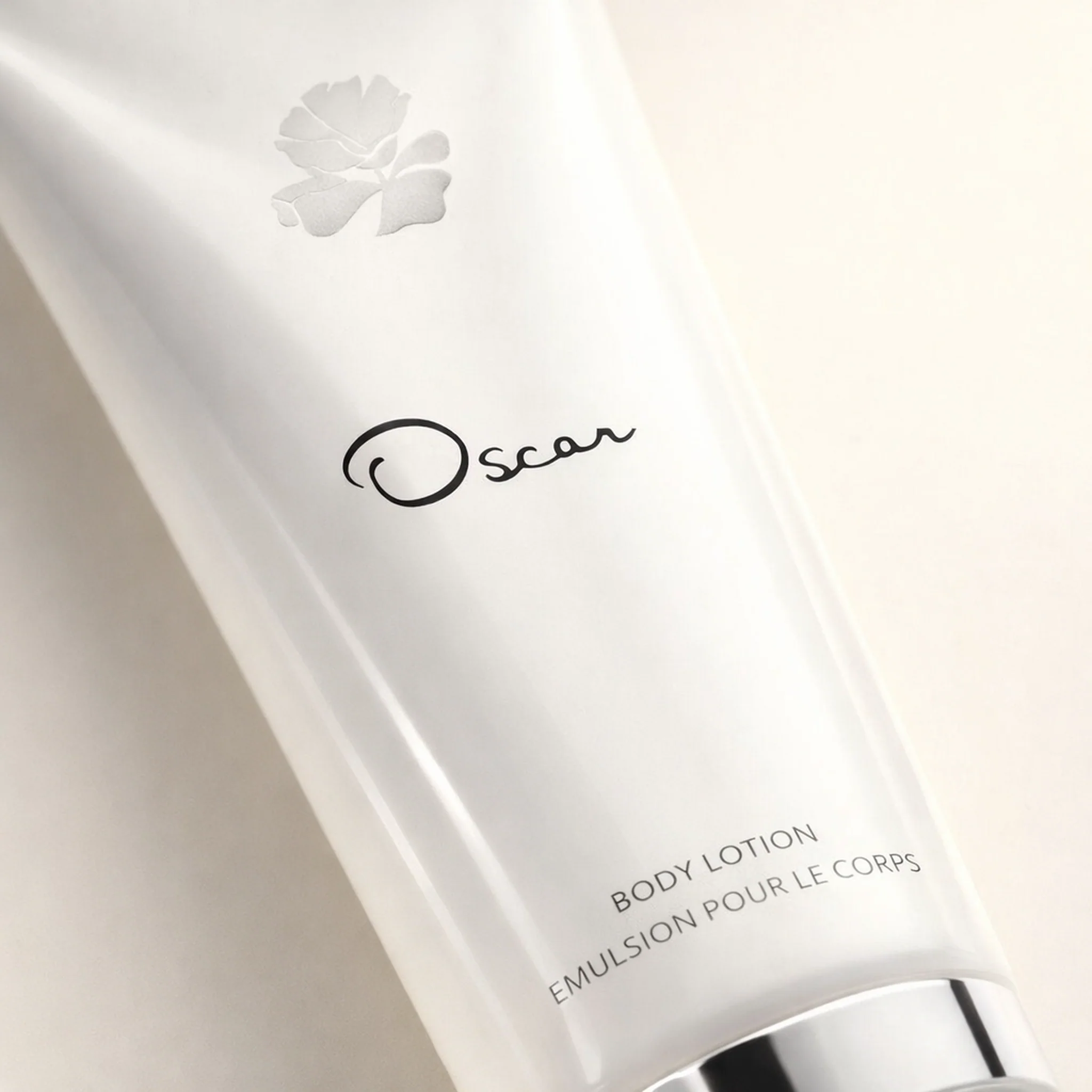 Oscar De La Renta Alibi Eau Sensuelle Body Lotion - Image 3