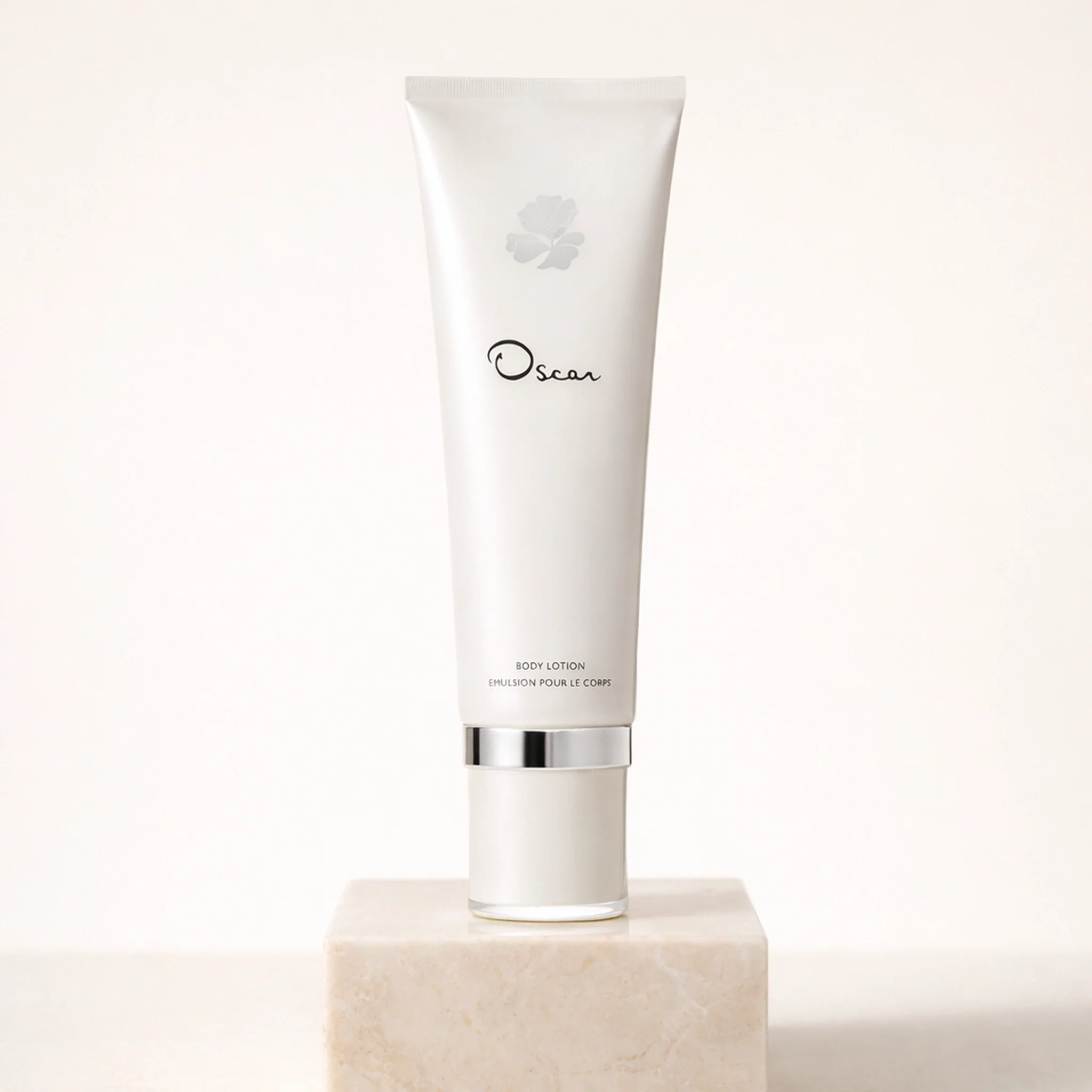 Oscar De La Renta Alibi Eau Sensuelle Body Lotion - Image 4